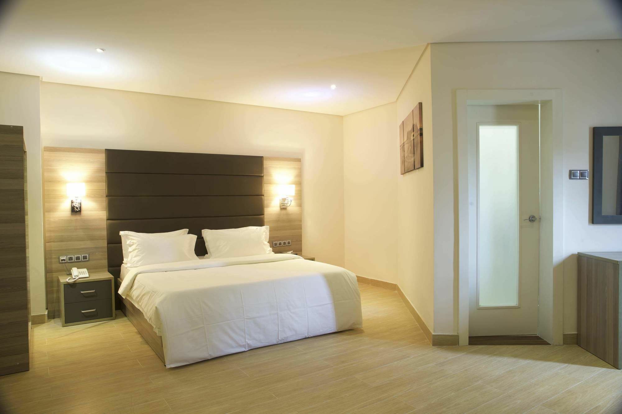 Scarlet Lodge ลากอส ภายนอก รูปภาพ